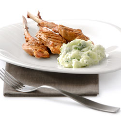 Lampaankyljyksiä Raikkaan Kurkkusalaatin Kera | Philips